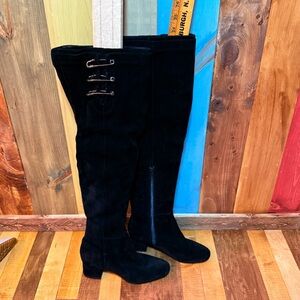 Katy Perry Black Suede Over-the-Knee Boots – Chunky Heel – Statement Style